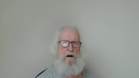 Snapshot of onanister chatting on 11.16.25 Somewhere over the rainbow online show from 11.16.25