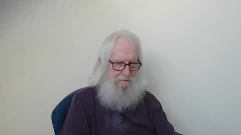 Snapshot of onanister chatting on 04.24.26 Somewhere over the rainbow online show from 04.24.26