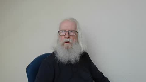 Snapshot of onanister chatting on 05.04.26 Somewhere over the rainbow online show from 05.04.26