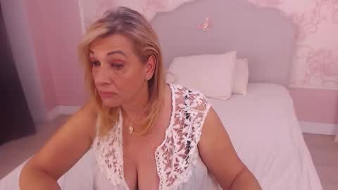 Nicole online show from 10.19.25