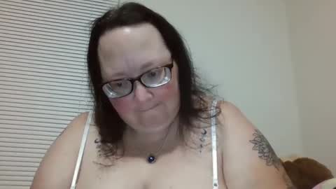 Snapshot of onedaffodil84 chatting on 02.05.25 Pixie online show from 02.05.25