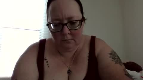Snapshot of onedaffodil84 chatting on 02.08.25 Pixie online show from 02.08.25