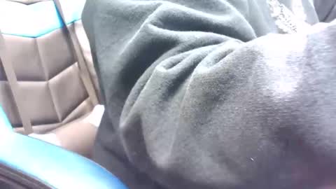 Snapshot of onelargecock0615 chatting on 01.17.25 Unpredictable online show from 01.17.25