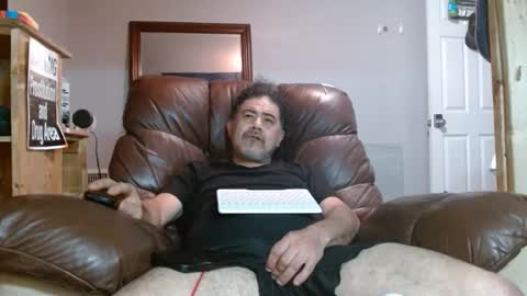 Snapshot of onewayallday chatting on 03.29.26 onewaykenny online show from 03.29.26