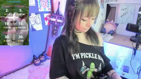 Snapshot of oni_dakotta chatting on 10.17.25 oni_dakotta online show from 10.17.25