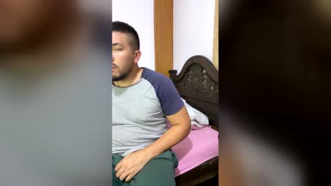 Snapshot of onlyfree_sexx chatting on 05.25.26 Sebastian online show from 05.25.26