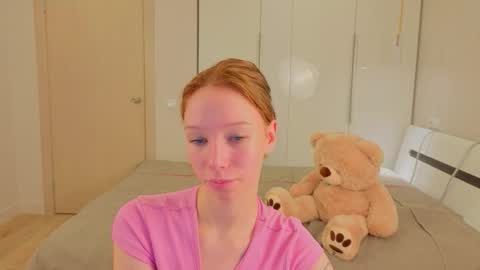 Snapshot of onlylily chatting on 11.06.25 Lily online show from 11.06.25