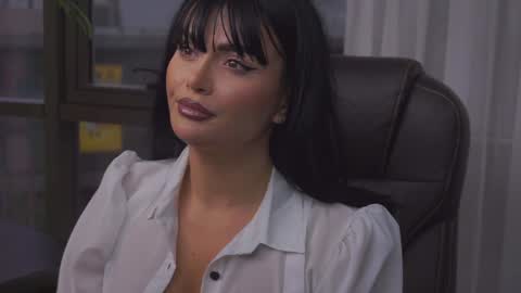 Nicolle online show from 12.02.24