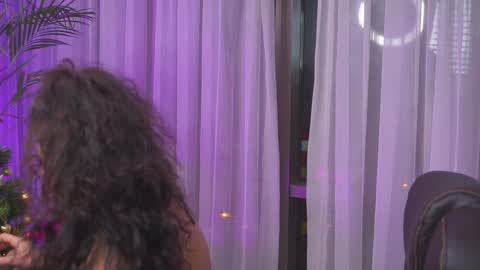 Nicolle online show from 12.04.24