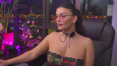Nicolle online show from 12.17.24
