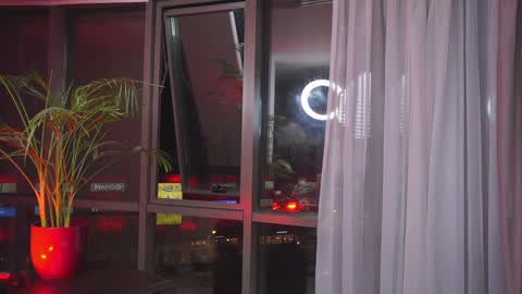 Nicolle online show from 01.05.25