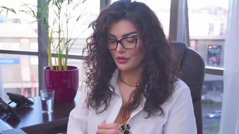 Nicolle online show from 01.10.25