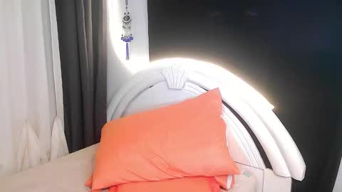 Snapshot of onlysamantha chatting on 10.24.25 Samantha - DONT FORGET TO FOLLOW AND GIVE ME THUMBS UP online show from 10.24.25