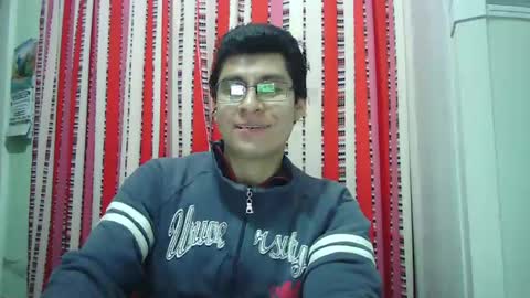 Snapshot of oomaurooo chatting on 12.14.24 oomaurooo online show from 12.14.24