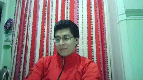 Snapshot of oomaurooo chatting on 12.15.24 oomaurooo online show from 12.15.24