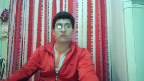 Snapshot of oomaurooo chatting on 12.18.24 oomaurooo online show from 12.18.24