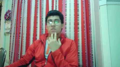Snapshot of oomaurooo chatting on 12.18.24 oomaurooo online show from 12.18.24