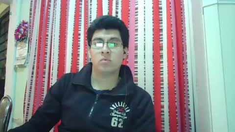 Snapshot of oomaurooo chatting on 12.19.24 oomaurooo online show from 12.19.24