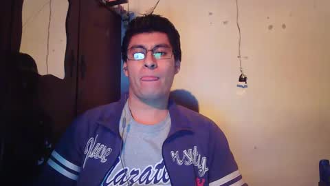 Snapshot of oomaurooo chatting on 12.22.24 oomaurooo online show from 12.22.24
