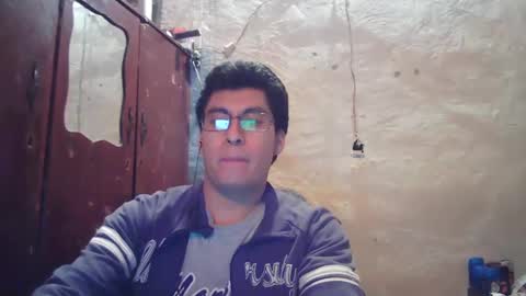 Snapshot of oomaurooo chatting on 12.23.24 oomaurooo online show from 12.23.24