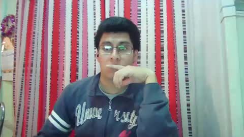 Snapshot of oomaurooo chatting on 12.23.24 oomaurooo online show from 12.23.24