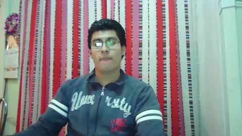 Snapshot of oomaurooo chatting on 12.24.24 oomaurooo online show from 12.24.24