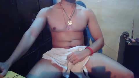 Snapshot of oomaurooo chatting on 10.14.25 oomaurooo online show from 10.14.25