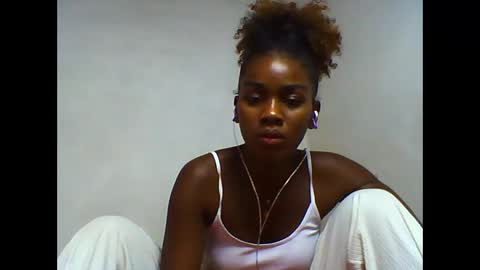 Snapshot of oooorazanasoa chatting on 06.03.26 oooorazanasoa online show from 06.03.26