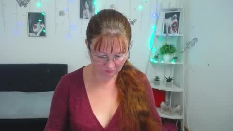 Snapshot of oovanessahotts chatting on 09.27.25 Vanessa online show from 09.27.25