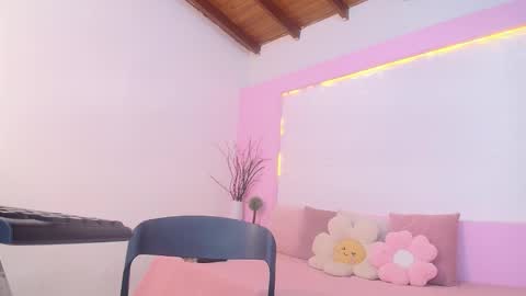 Ora Larson online show from 10.02.25