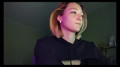 Snapshot of orange___melani chatting on 03.02.25 Melani online show from 03.02.25