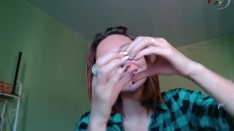 Snapshot of orange___melani chatting on 09.17.25 Melani online show from 09.17.25