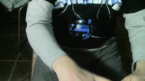 Snapshot of ore_cam chatting on 09.26.25 Ore online show from 09.26.25