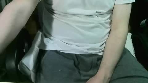 Snapshot of ore_cam chatting on 11.04.25 Ore online show from 11.04.25