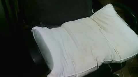 Snapshot of ore_cam chatting on 11.05.25 Ore online show from 11.05.25