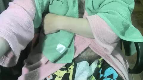 Snapshot of ore_cam chatting on 11.07.25 Ore online show from 11.07.25