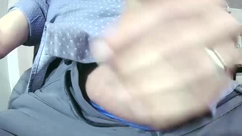 Snapshot of oregonasianguy chatting on 02.19.25 oregonasianguy online show from 02.19.25