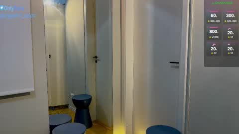 Snapshot of orgasmic_asian chatting on 10.29.25 Orgasmic Asian online show from 10.29.25