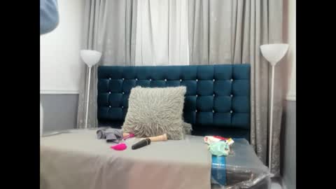 Oriana  online show from 04.14.26