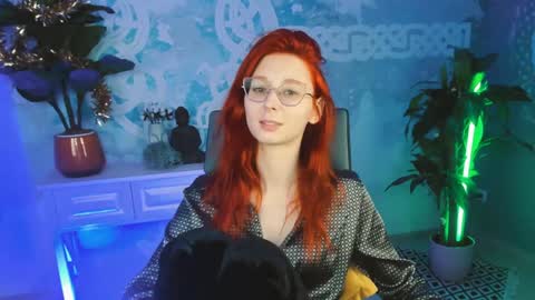 Orianna -  Hi Im into geek culture cosplay crafting LARP games. Shall we play DnD online show from 01.11.25