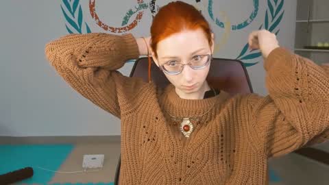 Orianna -  Hi Im into geek culture cosplay crafting LARP games. Shall we play DnD online show from 01.19.25