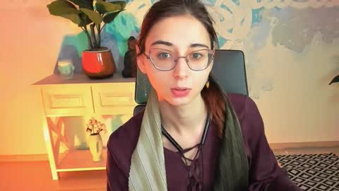 Orianna -  Hi Im into geek culture cosplay crafting LARP games. Shall we play DnD online show from 10.17.25