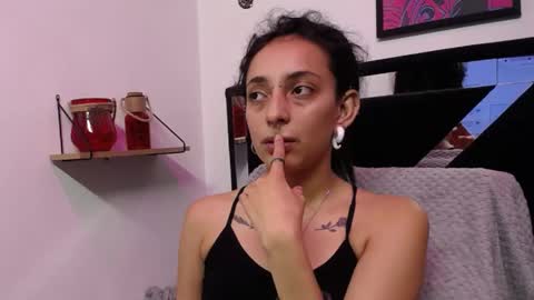 Snapshot of orianna_bodmod chatting on 01.05.25 ORIANNA online show from 01.05.25