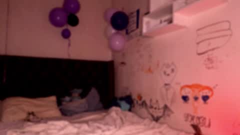 Snapshot of origamicat chatting on 10.07.25 origamicat online show from 10.07.25