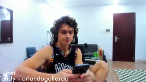 Snapshot of orlando__bloom chatting on 01.10.25 Fansly and Instagram - online show from 01.10.25