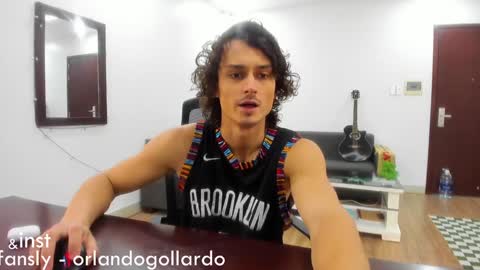 Snapshot of orlando__bloom chatting on 01.12.25 Fansly and Instagram - online show from 01.12.25