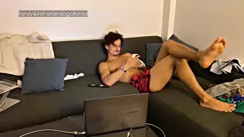 Snapshot of orlando__bloom chatting on 09.30.25 Fansly and Instagram - online show from 09.30.25