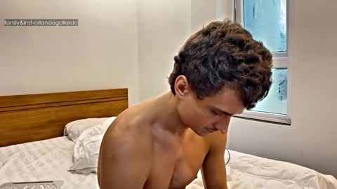 Snapshot of orlando__bloom chatting on 10.16.25 Fansly and Instagram - online show from 10.16.25