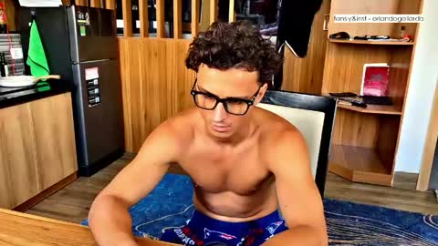 Snapshot of orlando__bloom chatting on 05.18.26 Fansly and Instagram - online show from 05.18.26