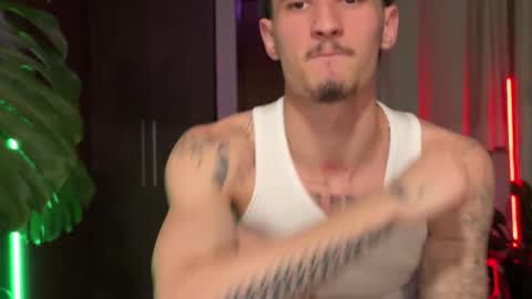 Snapshot of orphoenix chatting on 11.07.25 Phoenix online show from 11.07.25